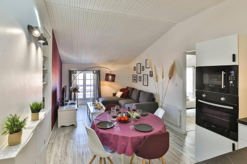 APPT COSY 2* HYPER-CENTRE à 2 pas de la plage + PARKING inclus (avril à oct 2023) Les Sables-dʼOlonne Exterior foto
