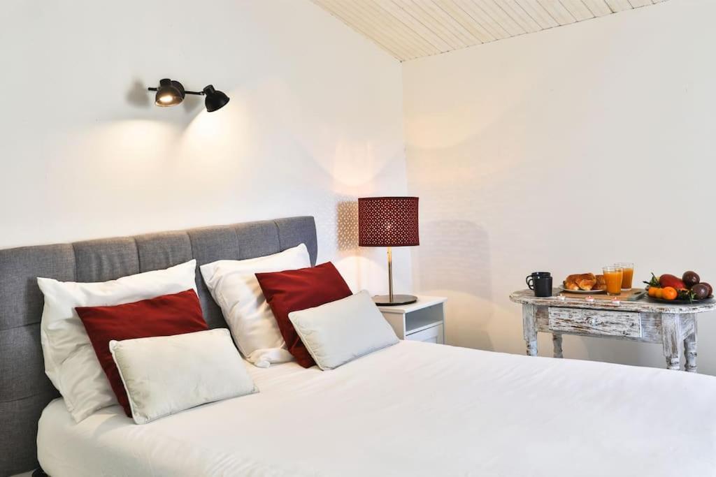 APPT COSY 2* HYPER-CENTRE à 2 pas de la plage + PARKING inclus (avril à oct 2023) Les Sables-dʼOlonne Exterior foto