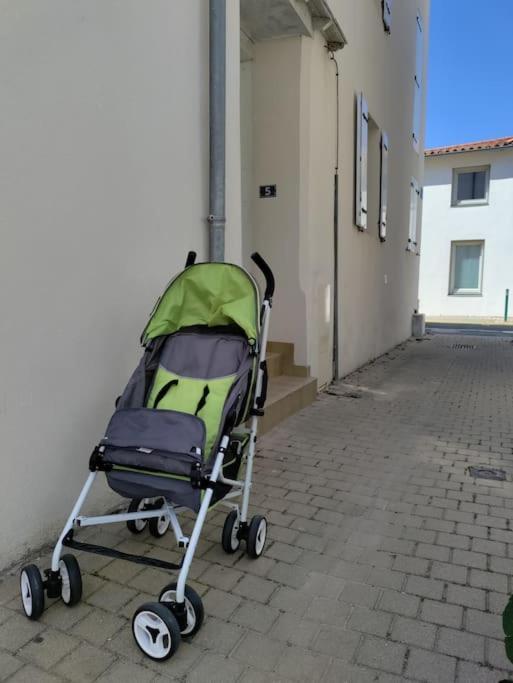 APPT COSY 2* HYPER-CENTRE à 2 pas de la plage + PARKING inclus (avril à oct 2023) Les Sables-dʼOlonne Exterior foto